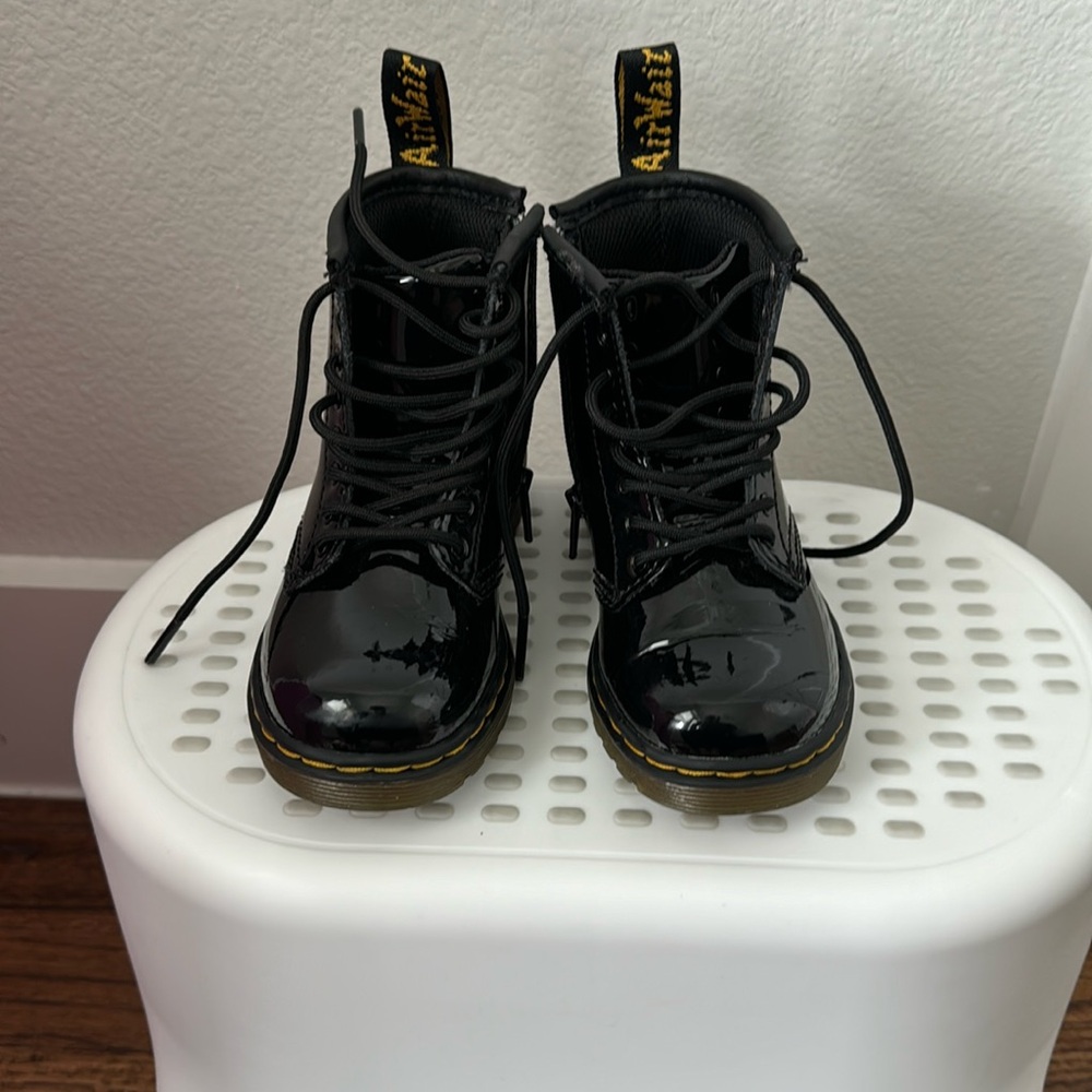 TODDLER 1460 PATENT LEATHER LACE UP BOOTS